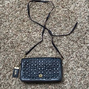 Coach Dinky In Signature Leather
Black/Brass